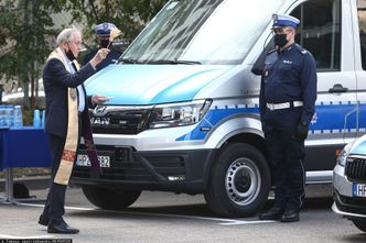 Etaty kapelanów do likwidacji? Są nie tylko w policji i wojsku, ale i w skarbówce
