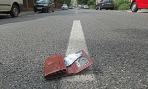 Znalazł portfel wypchany gotówką. Tak się zachował 36-letni Ukrainiec