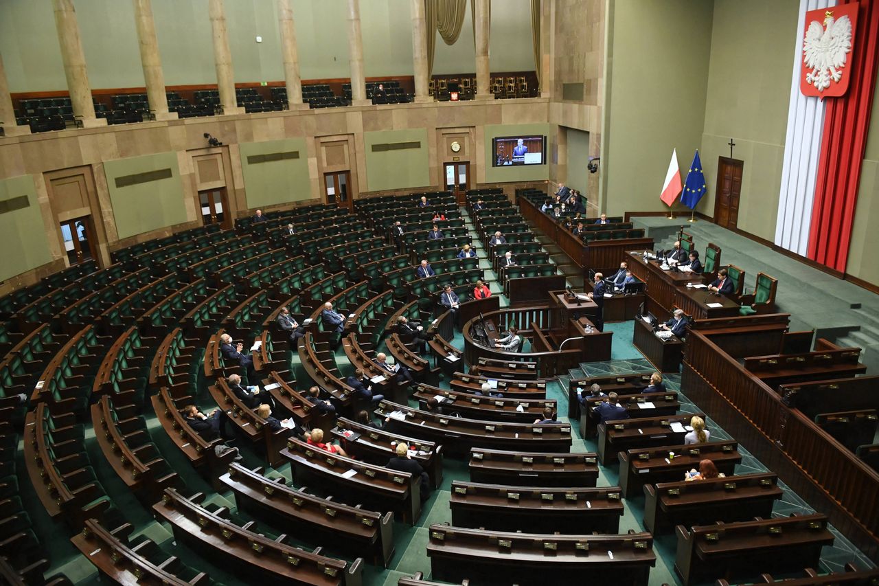 Sondaż. Wybory do Sejmu? PiS wygrywa z dużą przewagą