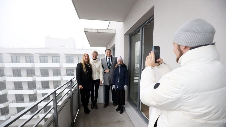 W Sosnowcu pierwsi lokatorzy odebrali klucze do mieszkań, które powstały przy ul. Hubala-Dobrzańskiego w ramach SIM Zagłębie