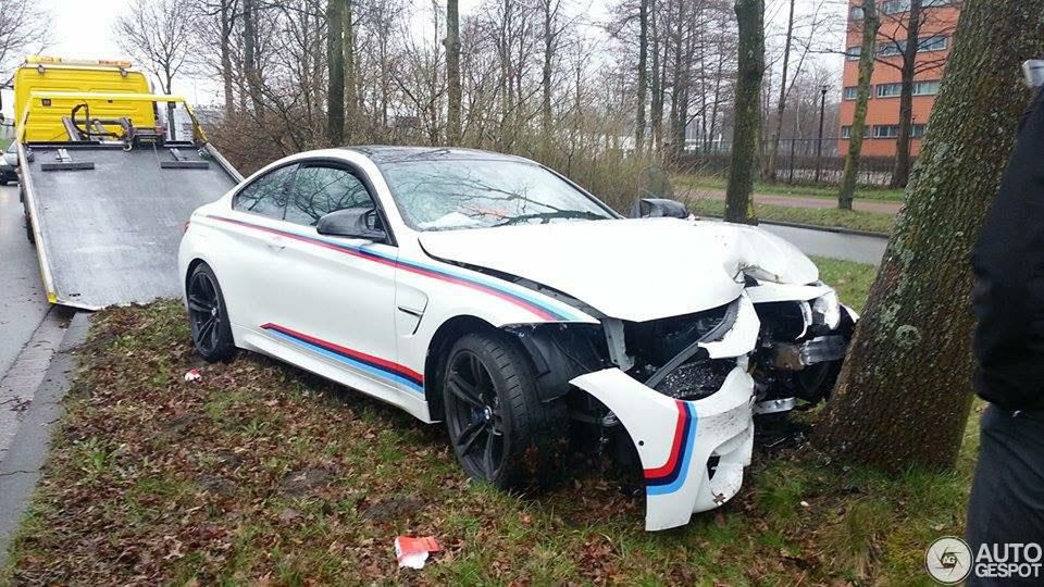 Mechanik rozbił BMW M4 w drodze po benzynę