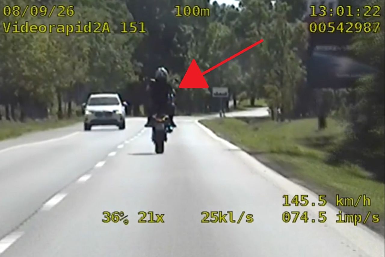 Brawurowa jazda motocyklisty. Ponad 150 km/h. Wszystko nagrali