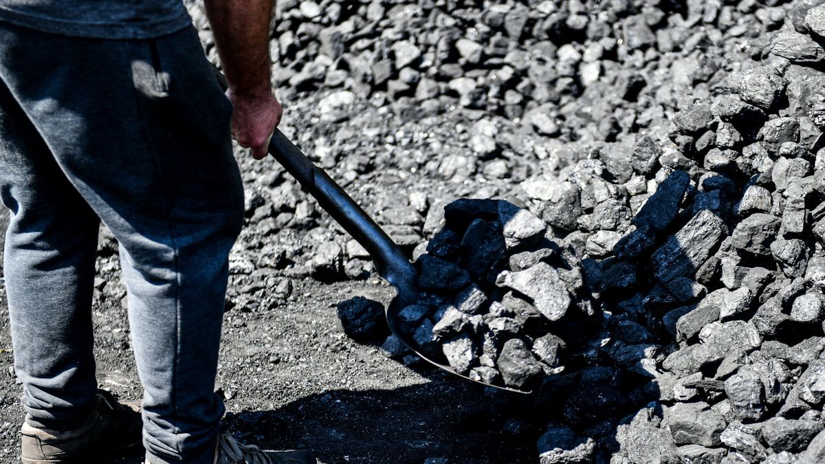 Rząd nie ma zamiaru wprowadzać korekt ws. kryterium dochodowego przy dopłatach do węgla