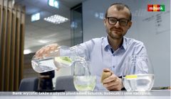 mBank wycofuje z użycia plastikowe butelki i naczynia