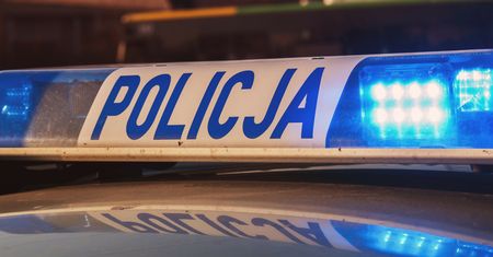 Policja znalazła dewianta. Wpadł przez tauaż na dłoni