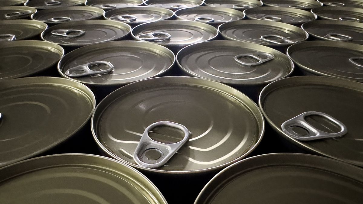 Po 50. warto unikać m.in. żywności konserwowej
