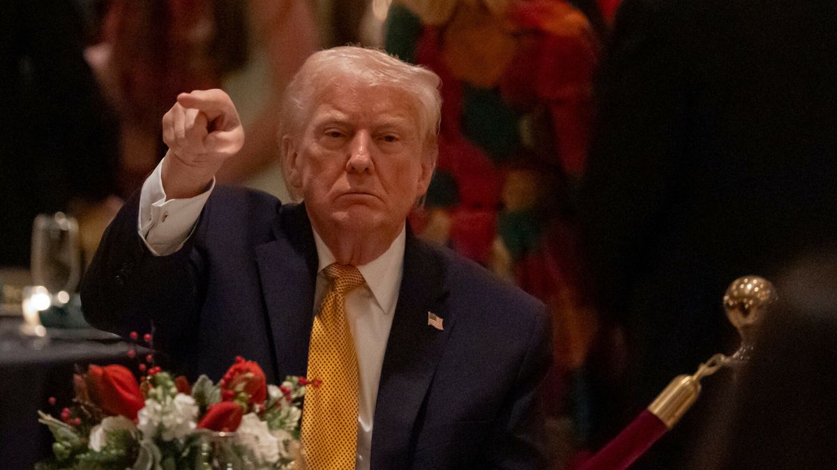 Temporary
President Donald Trump gestures at Christmas Eve dinner at his Mar-a-Lago club, Wednesday, Dec. 24, 2025, in Palm Beach, Fla. (AP Photo/Alex Brandon)
Alex Brandon