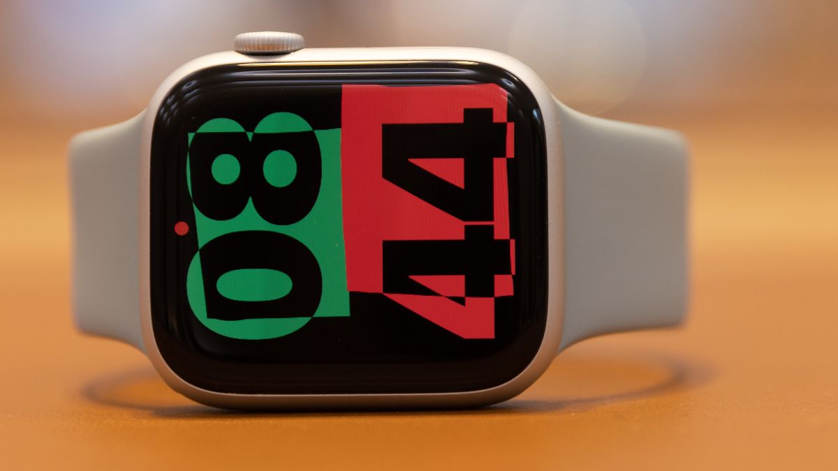 An Apple Watch Series 8 on sale at the company's Fifth Avenue store in New York, US, on Friday, Sept. 16, 2022. The latest iPhone hits stores Friday, and Apple Inc. is counting on well-heeled shoppers to make the device a hit during a year of roaring inflation and shaky technology spending. Photographer: Jeenah Moon/Bloomberg via Getty Images