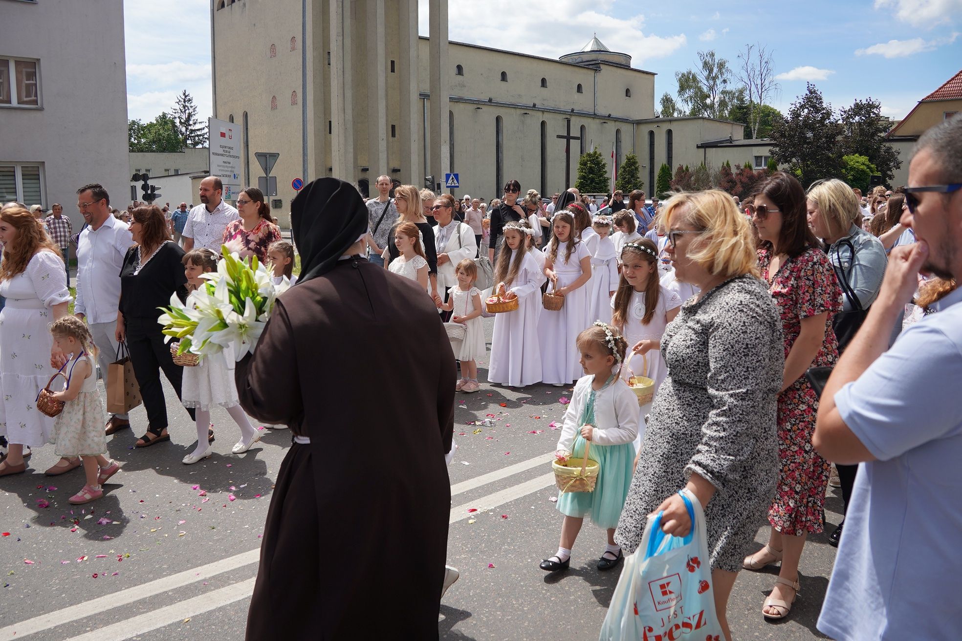 Procesja Bożego Ciała w parafii pw. Św. Antoniego w Pile