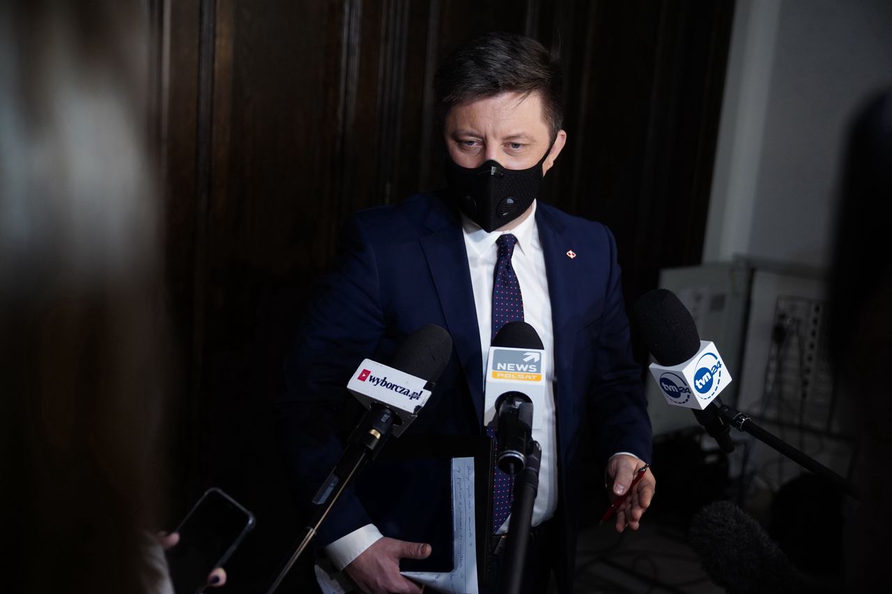 Szczepionka na COVID. Konferencja szefa KPRM ws. rejestracji na szczepienia