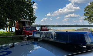 Była 17:20. Dostali zgłoszenie. Pijany policjant wypadł z łodzi