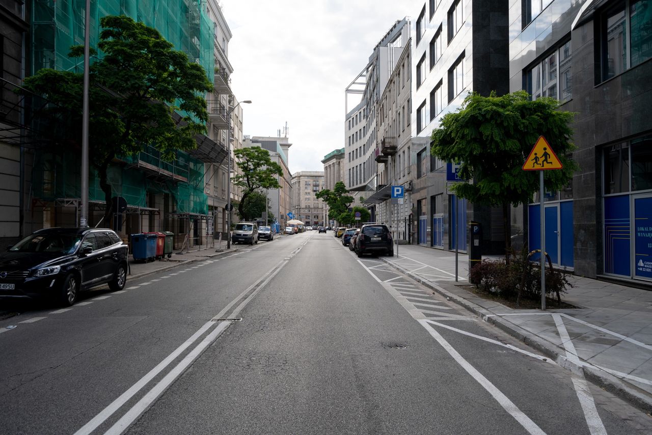 Warszawa. Piękniejsza ulica Piękna. ZDM prowadzi prace. Będzie więcej parkingów