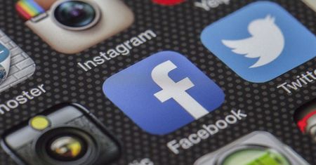 Wysyp "fałszywych celebrytów" na Facebooku. Tysiące kont pod lupą