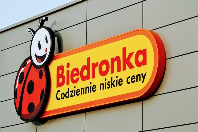 W aplikacji Glovo od teraz kupisz także produkty z Biedronki. Dowożą nawet w niedziele niehandlowe