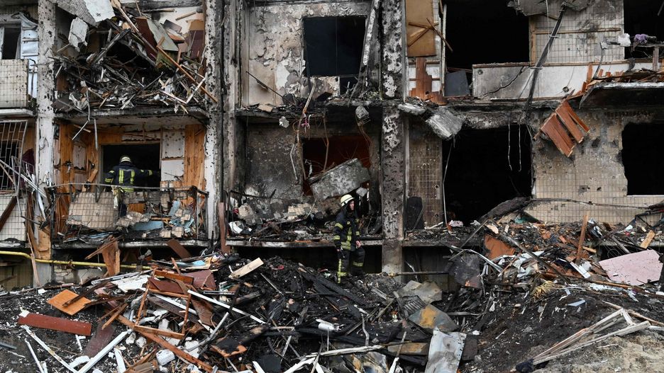 Tragiczny poranek w Ukrainie. Osiem osób zginęło w nocnych atakach bombowych, pożar w Mikołajowie, brak wody, prądu i żywności w Irpieniu i Buczy