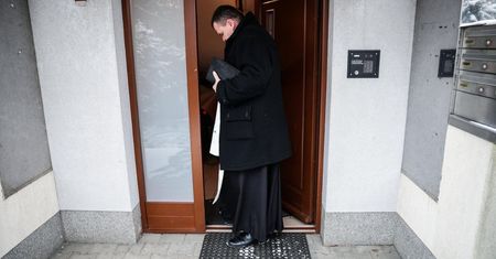 Gorzkie słowa księdza. Tak mówi o kolędzie. "Idę tylko tam, gdzie mnie chcą"