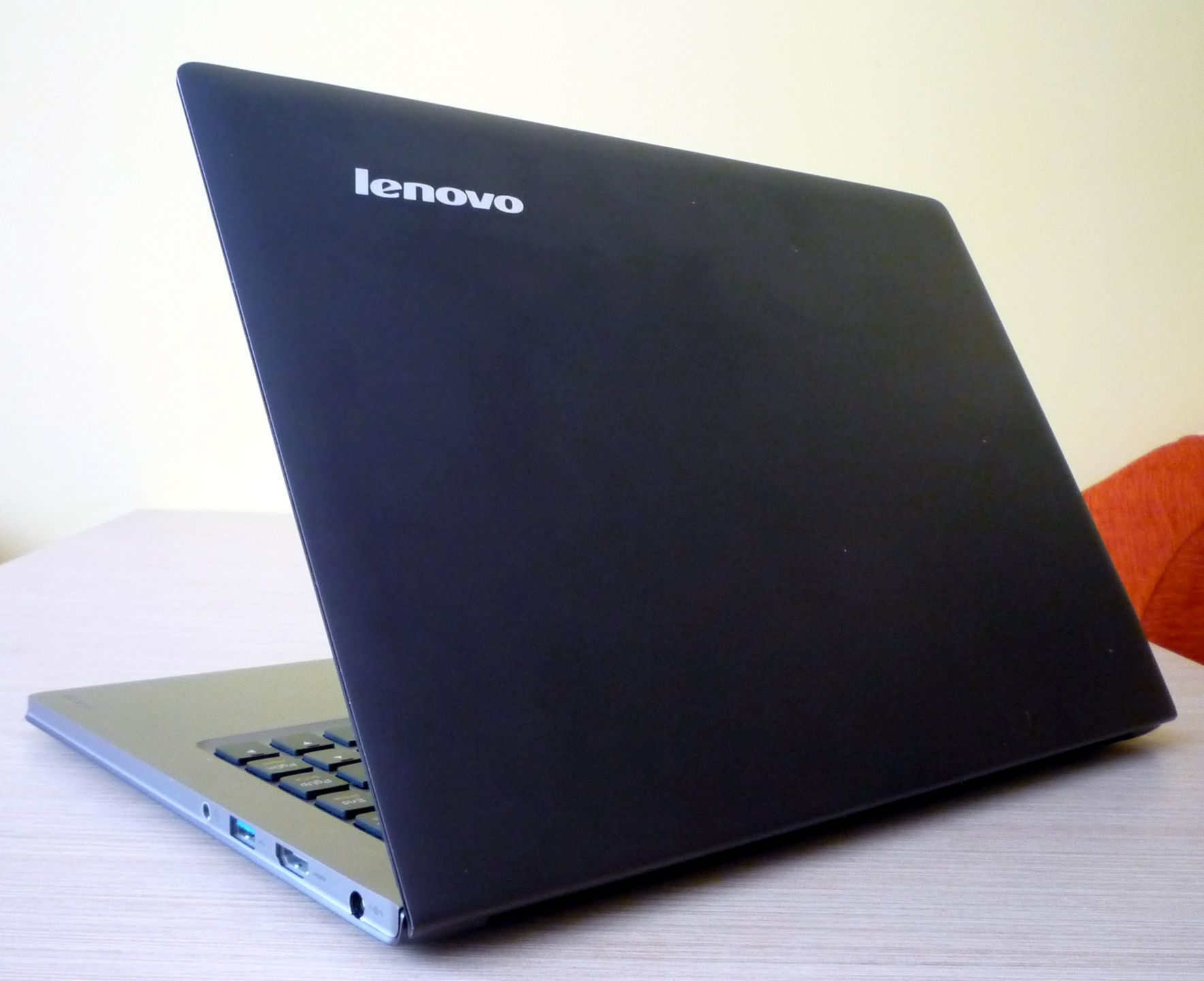 Lenovo IdeaPad U300s - test ultrabooka z Państwa Środka 2