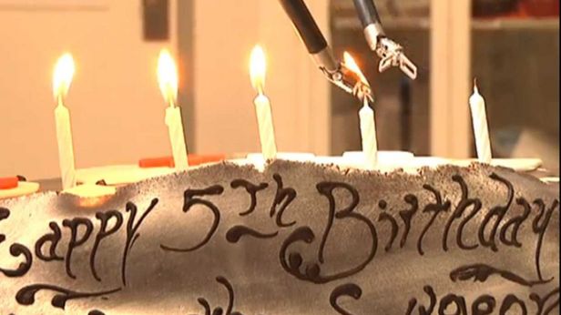 Co robot chirurgiczny dostał na urodziny? [wideo] 1