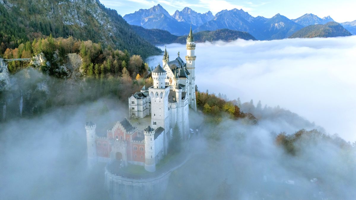 Neuschwanstein zachwyca położeniem