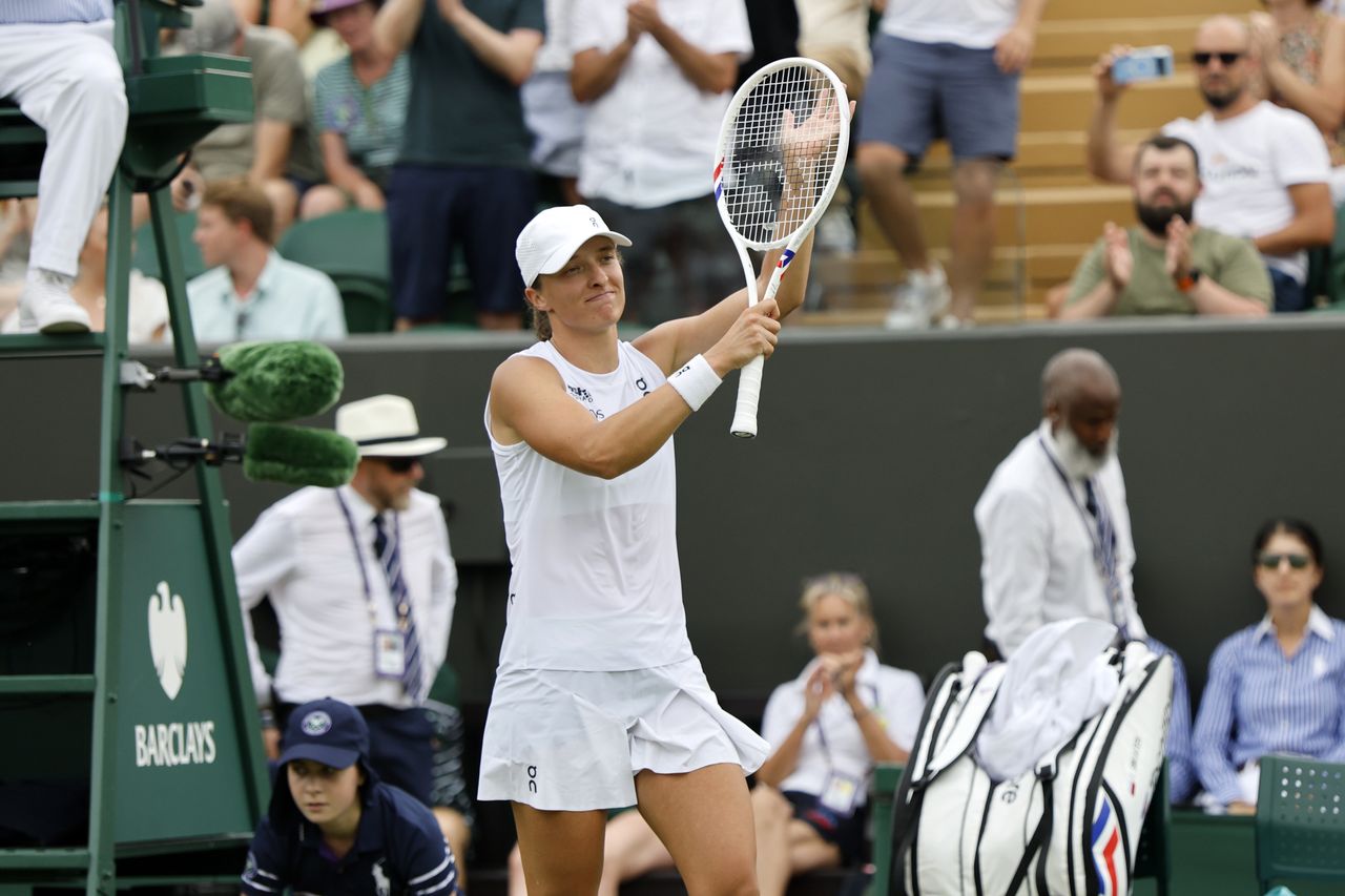 Noc w parku i bilet na mecz Igi Świątek. Gratka dla fanów tenisa