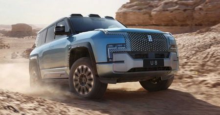 YangWang to luksusowa marka z Chin. Debiutuje z 1000-konnym SUV-em i supersamochodem