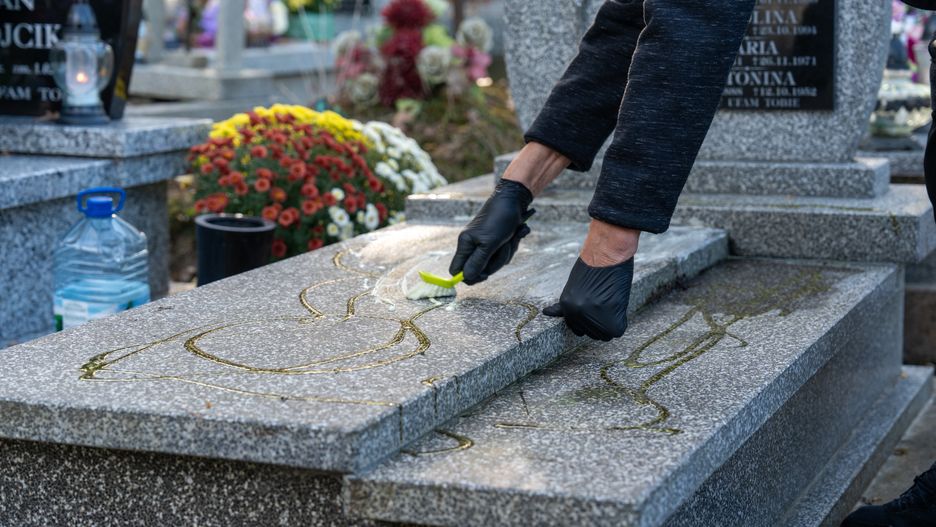 Ile kosztuje posprzątanie grobu?