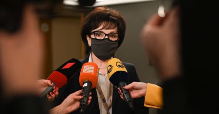 Przemowa szefowej Rady Federacji Rosyjskiej. Nagle z sali wyszła Witek i Grodzki