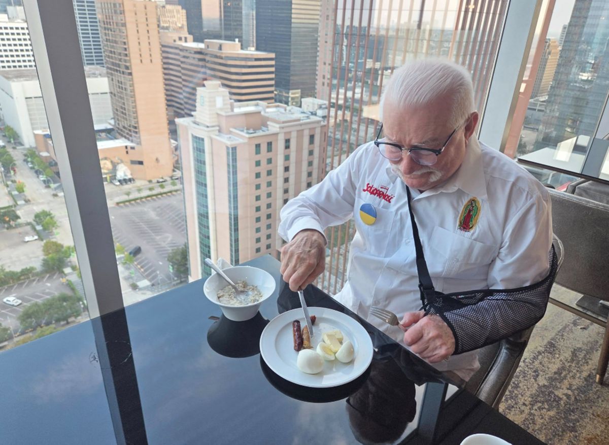 Pracowity Lech Wałęsa. Pokazał zdjęcia z hotelu