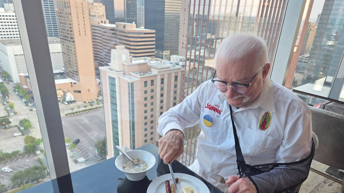 Lech Wałęsa podróżuje po USA i Kanadzie.