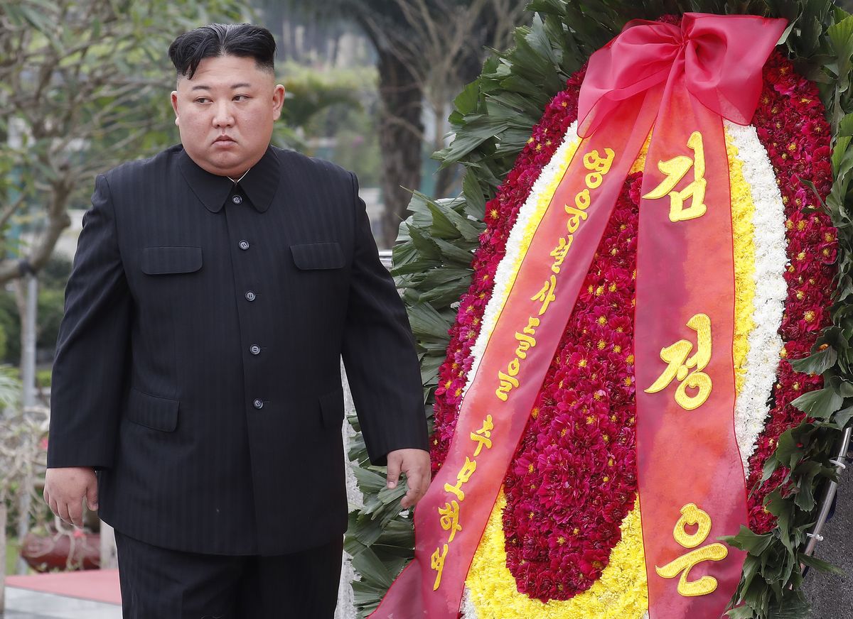 Korea Północna dopiero od maja mierzy się z koronawirusem. Przywódca państwa Kim Jong Un uważa, że wirus dotarł do kraju na balonach wysłanych z terenu Korei Południowej (Getty Images)