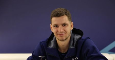 Co za spotkanie w Dubaju! Hurkacz zagrał z "legendą"