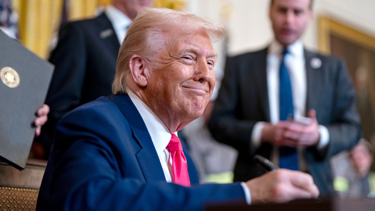 "Trump ewidentnie ukląkł". Analityk komentuje nagły ruch Białego Domu