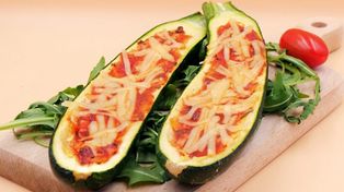 Lekka i sycąca. Pomysł na faszerowaną cukinię