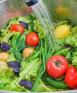 Jak usunąć pestycydy z warzyw i owoców?