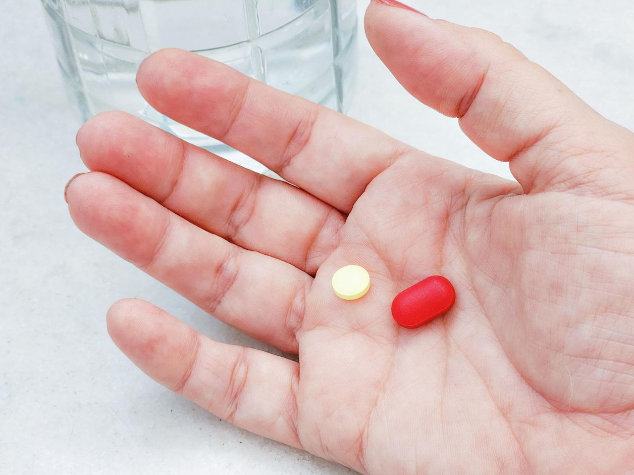 Zbija cholesterol, odwraca siwienie. Gdzie szukać witaminy B5?