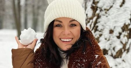 Zastąpi puchową kurtkę. Katarzyna Cichopek już go nosi