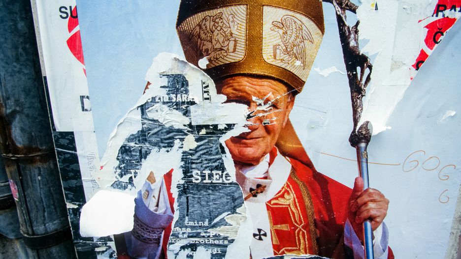 Jan Paweł II - dla jednych obiekt kultu, dla innych - drwin