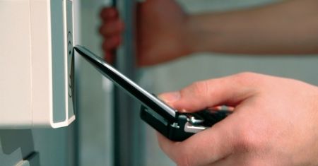 Nokia Swipe - płatności komórką za pomocą NFC już w przyszłym roku?