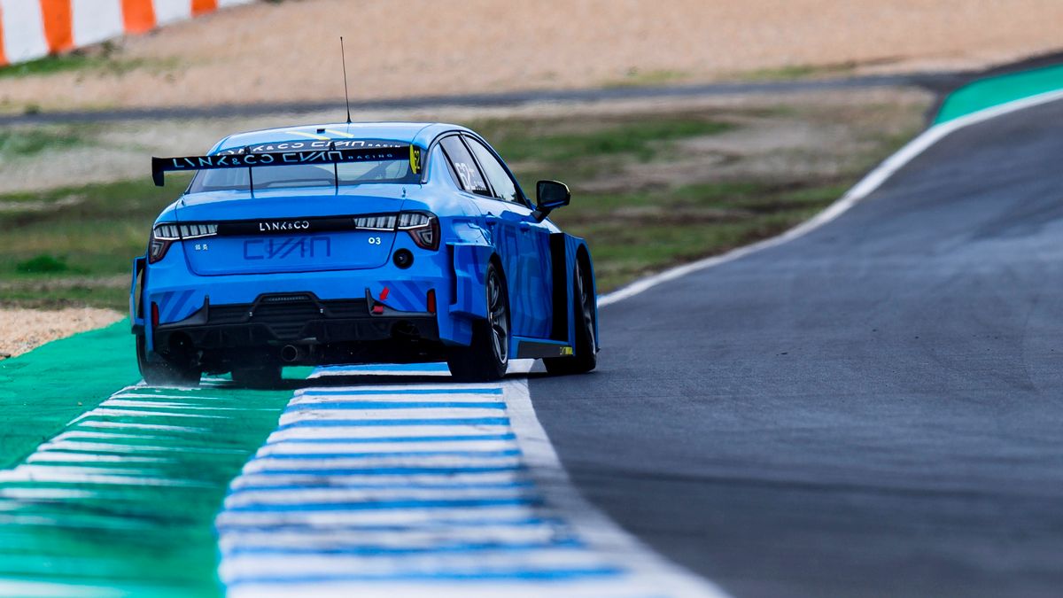 Lynk & Co 03 TCR - powiew świeżości w świecie wyścigów. Powiew z dalekiego wschodu.