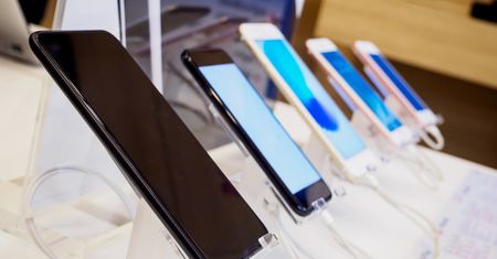 Odnowiony smartfon - kiedy warto kupić i ile naprawdę można oszczędzić?