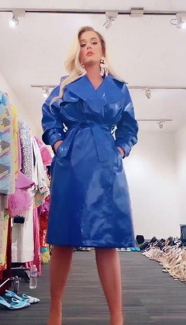 Katy Perry pochwaliła się majtkami wyszczuplającymi