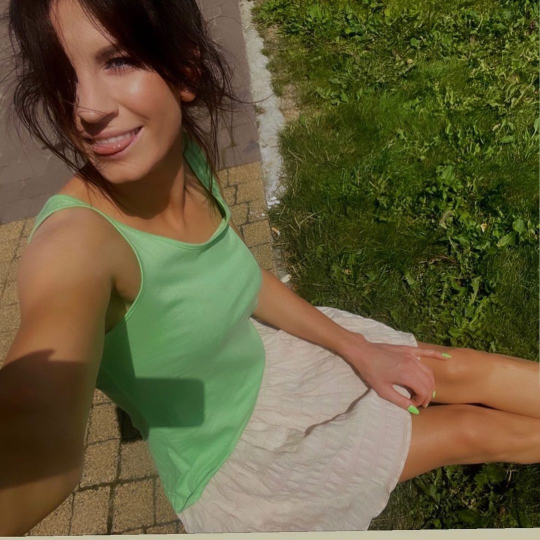 Dziewczęca Sylwia Grzeszczak chwali się nowym selfie