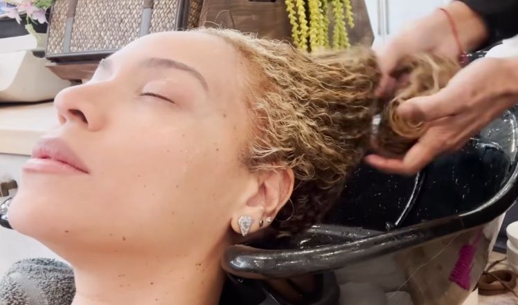 Tak wygląda Beyoncé w naturalnych włosach