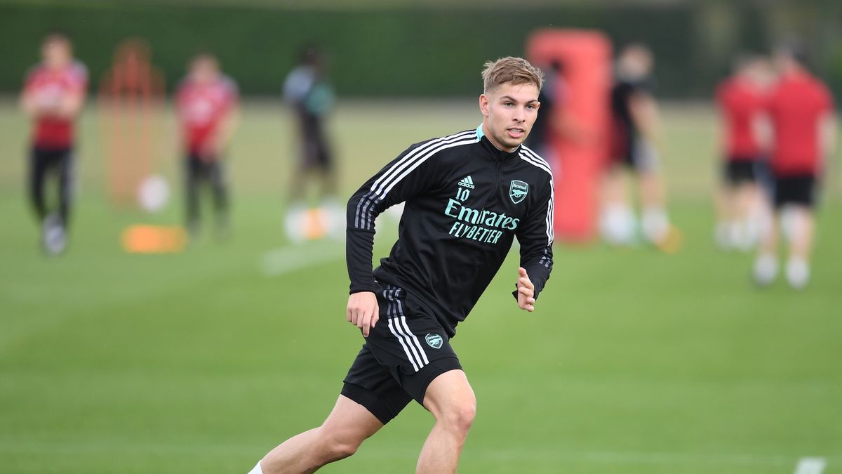 Emile Smith Rowe ma tatuaż z błędem 