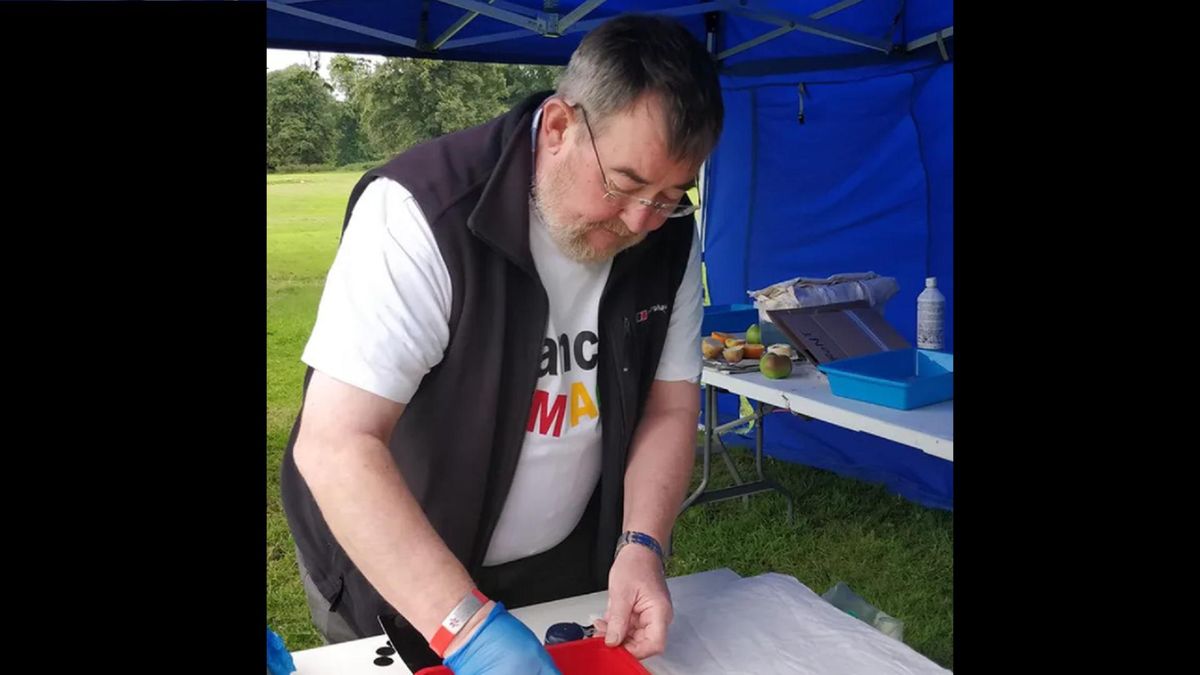 Z kaszlem palacza zmagał się od dawna. Dopiero te dolegliwości go zaniepokoiły