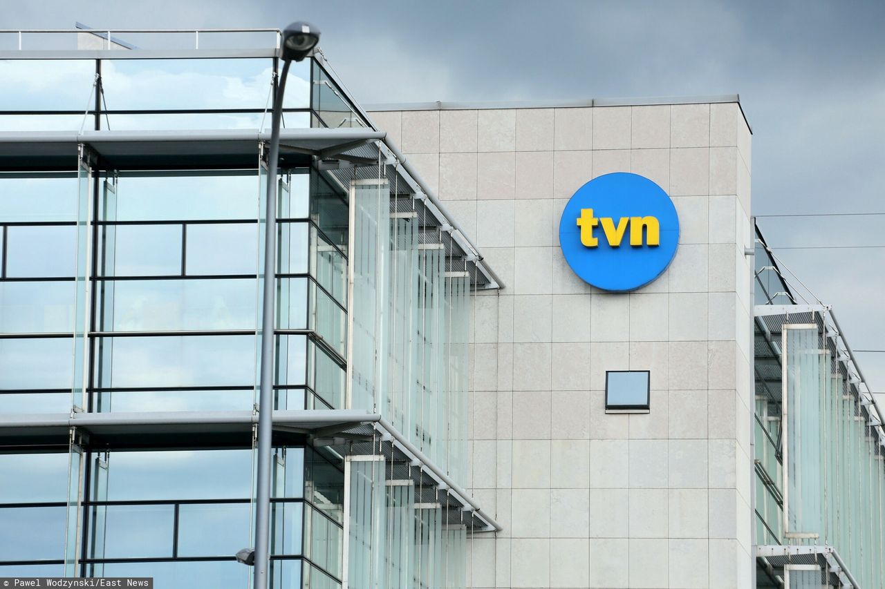 "Szkło kontaktowe" na TVN24 przerwane. Alarm na antenie