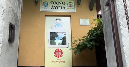 Alarm ponownie rozległ się w oknie życia. Chłopiec miał przy sobie wiadomość