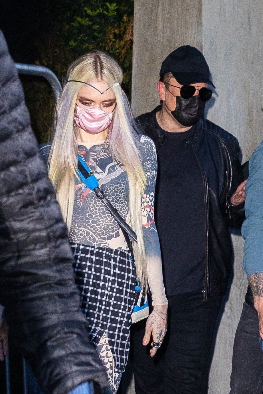 Miley Cyrus idzie na imprezę z mama, Elonem Muskiem i Grimes