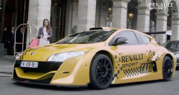 Renault Megane Trophy V6 w roli paryskiej taksówki [wideo]