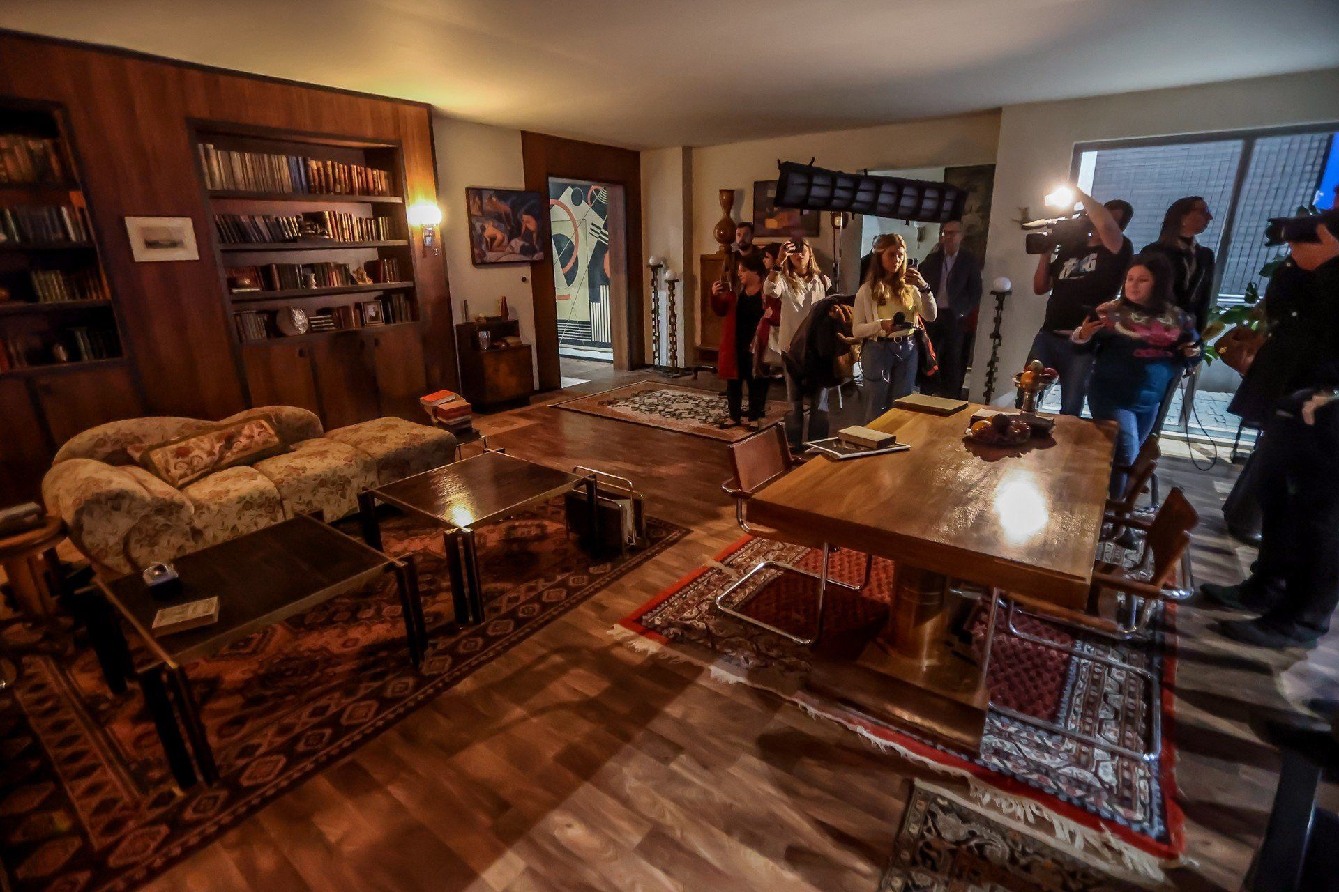 Salon w rezydencji Mannów odtworzony na potrzeby filmu.